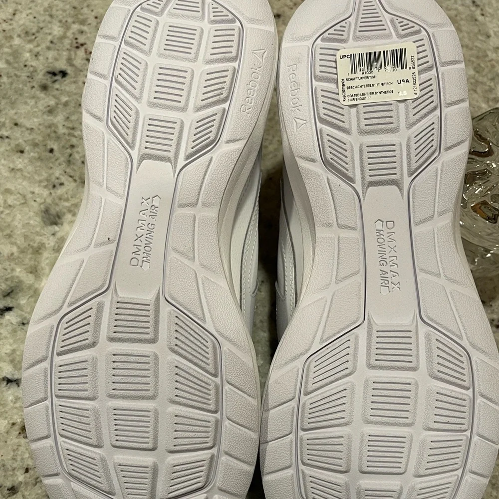 NEW, NEVER WORN, IN BOX. Men’s White Reebok, 8.5, WALK ULTRA 6 DMX MAX 2E - Picture 3 of 7